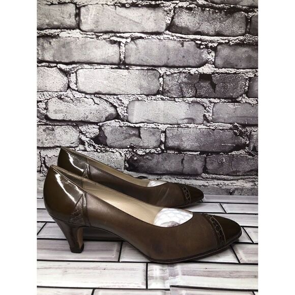 Salvatore Ferragamo Brown Leather Almond Toe Pump Heels Women Sz 8AAA US/38.5 - Picture 4 of 16